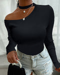 Top donna a maniche lunghe e spalle scoperte di Valstrend, stile unico e design di tendenza, ideale per look eleganti e casual