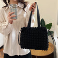 Borsa a nuvola trapuntata valstrend con catena, imbottita in cotone e piuma, stile giapponese South Korea, vista frontale