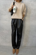 Pantaloni donna Valstrend con vita elastica, tasche laterali in pelle da strada, stile casual e comodo.
