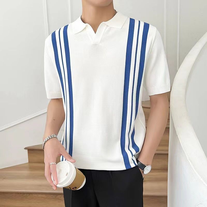 T-shirt slim con scollo a lancia da uomo Valstrend, righe multicolore e design aderente, morbido tessuto in cotone.