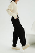 Pantaloni casual larghi corti con risvolti Valstrend shop, stile rilassato, tessuto leggero e confortevole, vista frontale