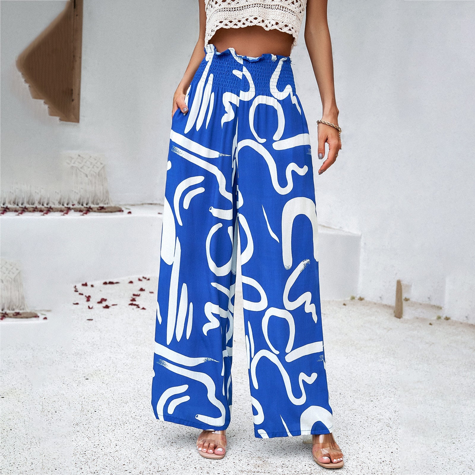 Pantaloni larghi eleganti da donna Valstrend con stampa floreale e vestibilità comoda, ideali per look sofisticati e casual.