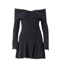 Abito lungo slim a maniche lunghe e spalle scoperte di Valstrend shop, tessuto aderente e stile elegante.