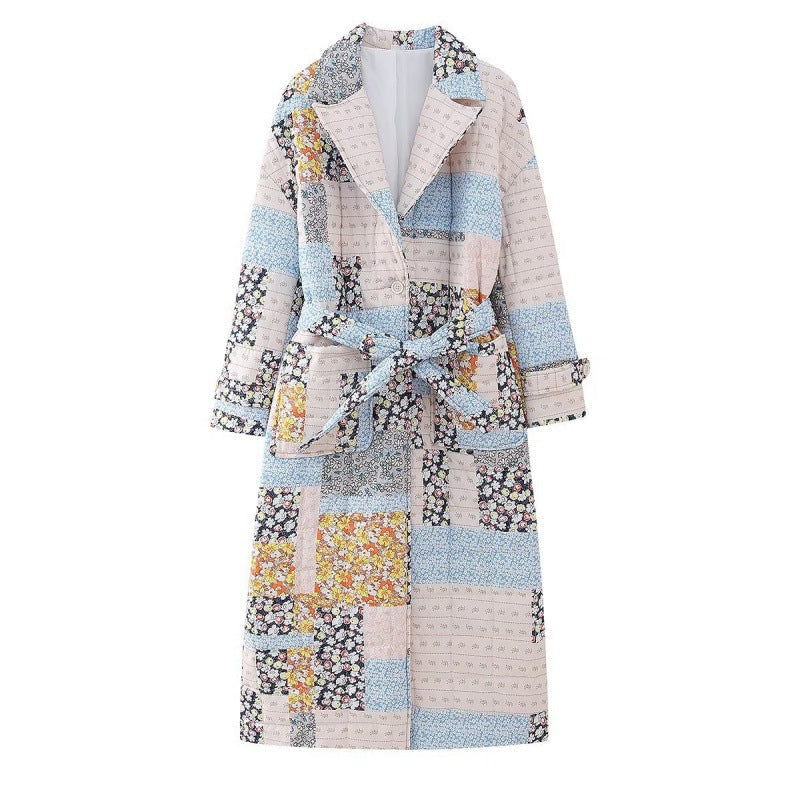 Giacca in cotone imbottito con tasca retro e vita in contrasto, stile retrò, marca Valstrend.
