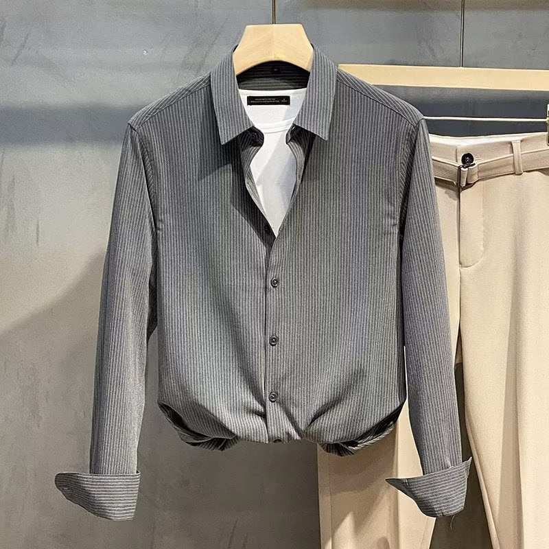 Camicia da uomo a maniche lunghe con righe leggere, stile elegante e moderno, marca Valstrend shop.