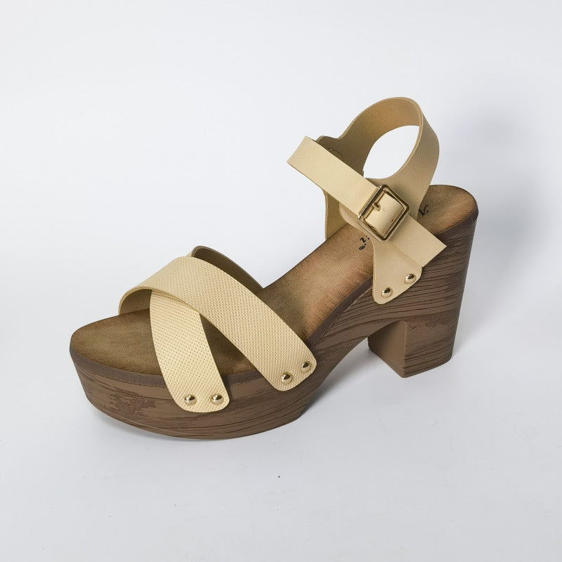 Sandali donna Valstrend con fibbia, tacco alto, stile semplice e comodo, ideali per viaggio e uso casual.