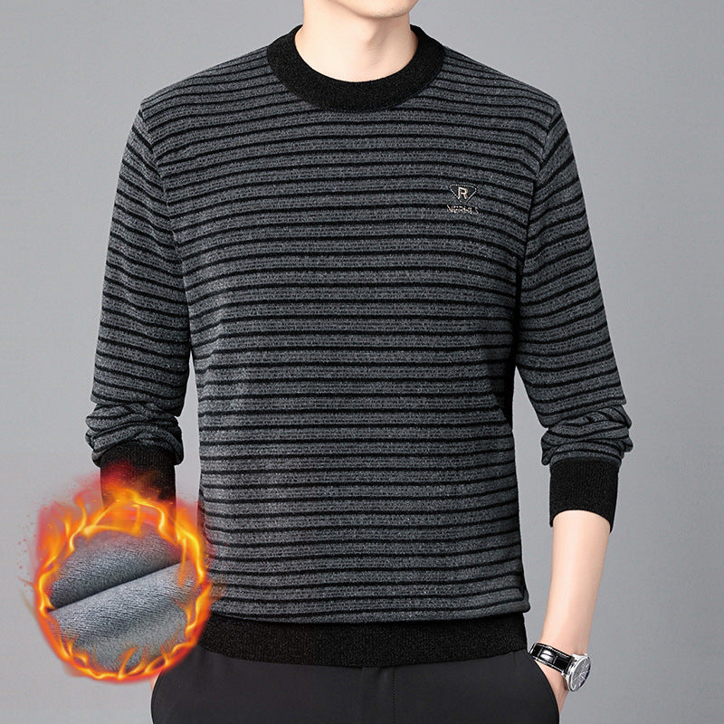 Maglione da uomo Valstrend in velluto spesso con collo rotondo e motivo a righe, ideale per look casual e autunnali.