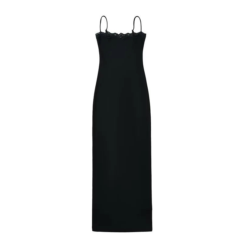 Abito cortissimo Valstrend in pizzo con scollo a off-the-shoulder, stile hot girl, linea aderente e dettaglio drappeggiato.
