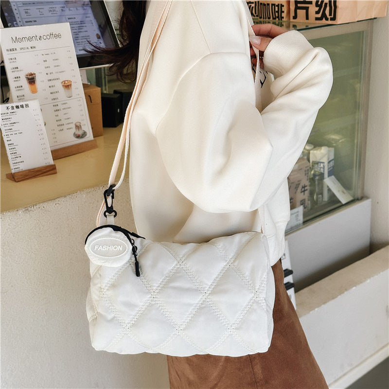 Borsa a tracolla di moda Valstrend con ricamo di diamanti, stile street trendy, elegante e moderna.