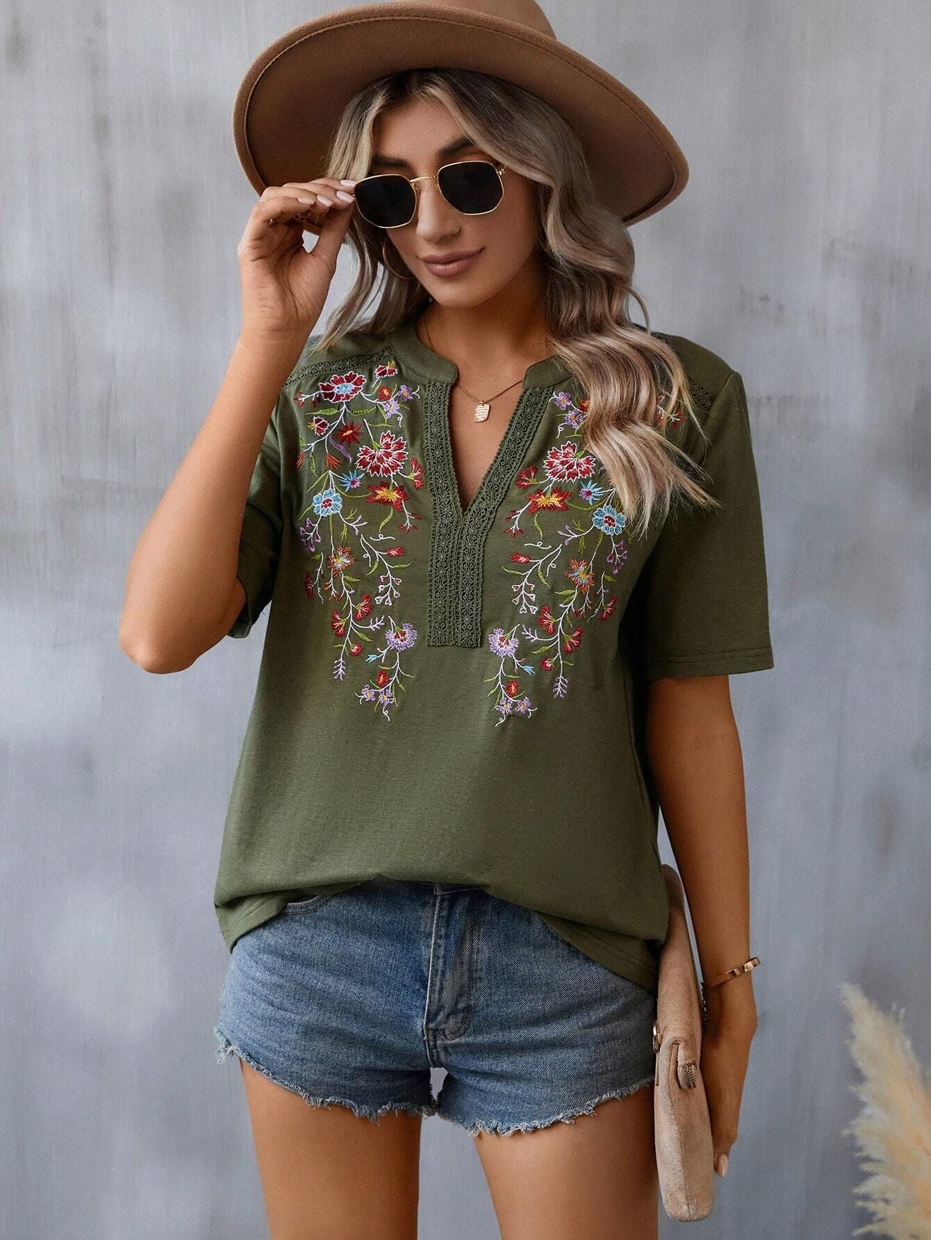 T-shirt estiva da donna Valstrend con ricami floreali, maniche corte e colletto in pizzo, abbigliamento femminile alla moda