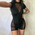 Shorts donna in mesh con jumpsuit stile a costura Valstrend, vestibilità leggera e traspirante, immagine frontale.