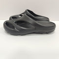 Scarpe da uomo Valstrend flat hole, stile casual con fori aperti, pelle nera, comode e moderne.