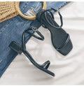 Sandali donna Valstrend Shop estate, stile retrò con cinturino e suola piatta, perfetti per look estivi casual e alla moda.