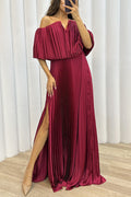 Vestito elegante a pieghe con spalle scoperte e spacco, vestito da donna Valstrend con stile sofisticato e femminile.