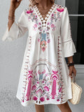Vestito da donna Valstrend con scollo a V, pizzo, stampa floreale e cuciture eleganti, ideale per occasioni informali.