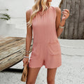 Shorts donna Valstrend in tessuto solido, pantaloncini a una pezzo, stile alla moda e comodo, visibili in questa immagine.
