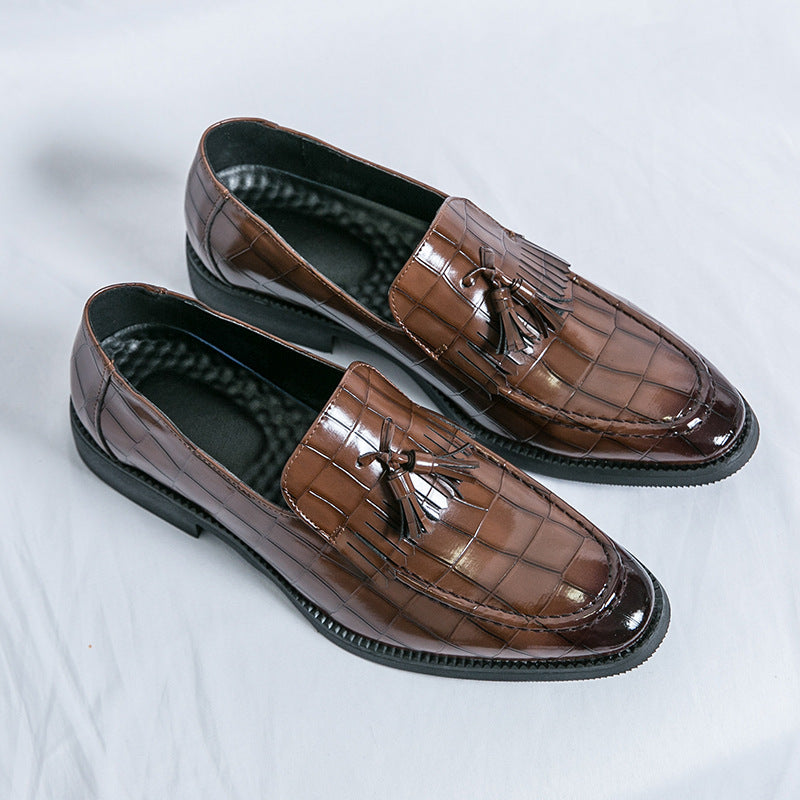 Scarpe casual slip-on in pelle con punta a punta in stile britannico, piccole dimensioni, marca Valstrend.