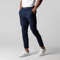 Pantaloni da uomo slim grigi Valstrend, pantaloni da lavoro dritti eleganti per business, vista frontale su tessuto in cotone