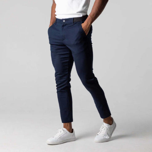 Pantaloni da uomo slim grigi Valstrend, pantaloni da lavoro dritti eleganti per business, vista frontale su tessuto in cotone