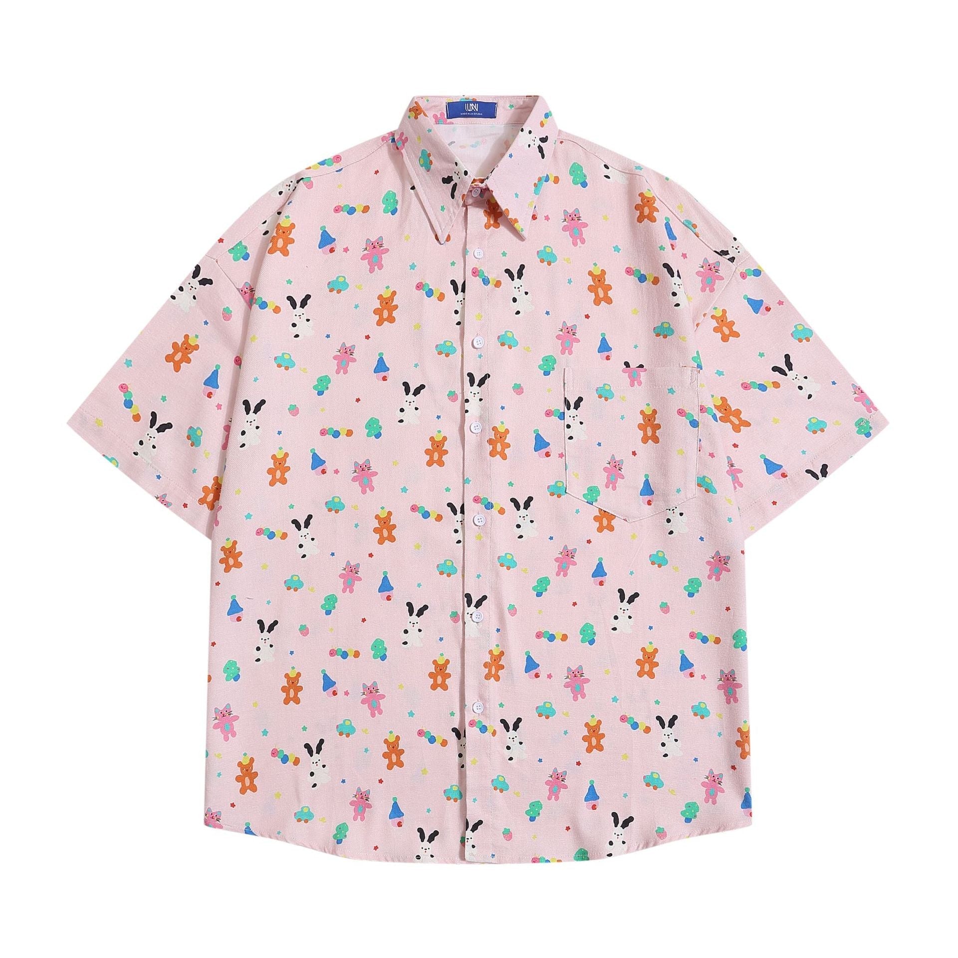 Camicia corta a maniche corte Valstrend con stampa completa di orso cartone animato, tessuto morbido e stile divertente