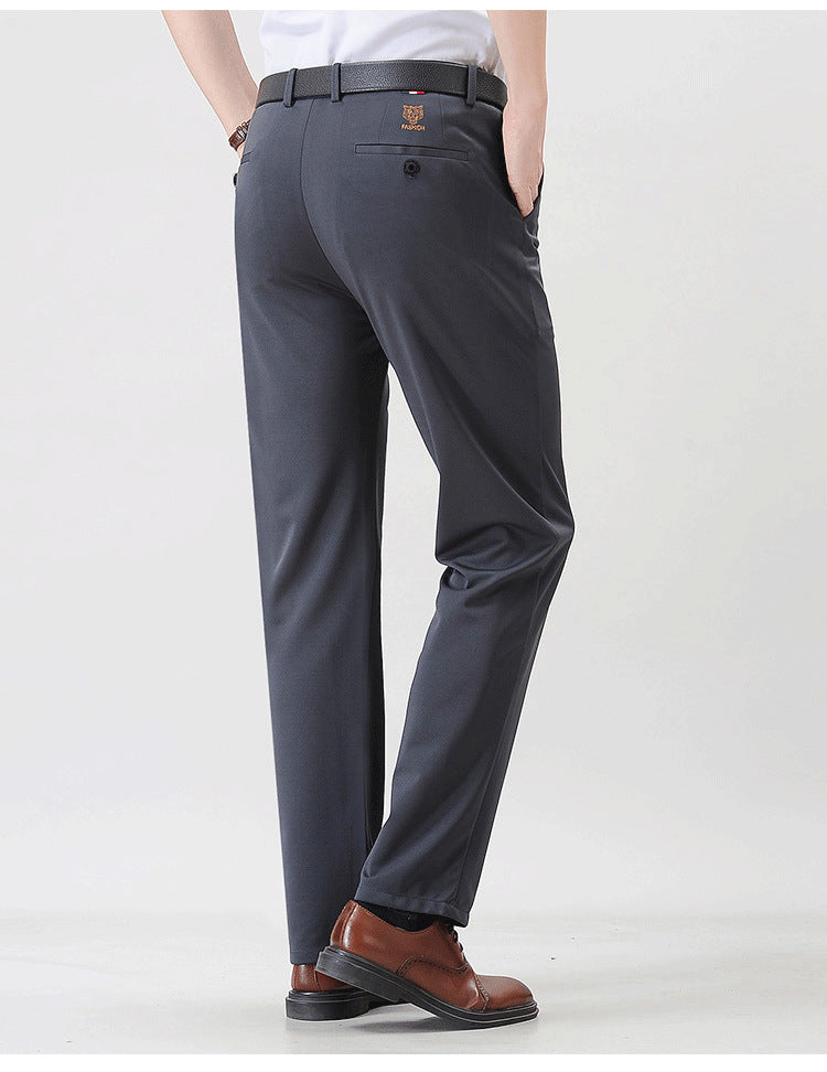 Leggings in seta Thin Ice di Valstrend, pantaloni business spessi anti-rughe e lisci, dettagli visibili in tessuto lucido e aderente.