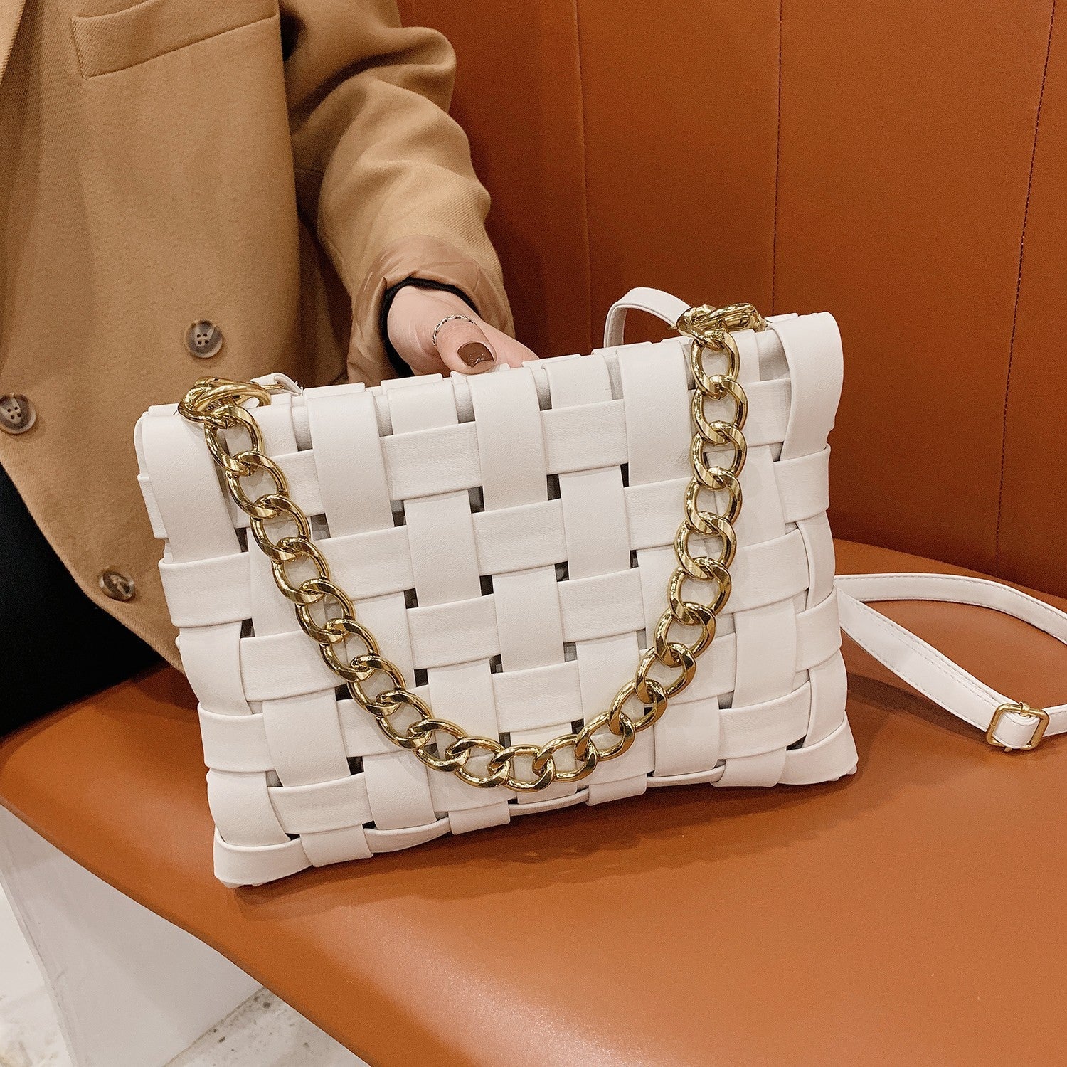 Borsa donna Valstrend in pelle PU tessuta con texture, elegante e spaziosa, con manici robusti e design moderno