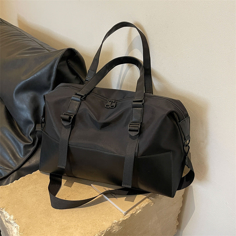 Grande borsa da viaggio Valstrend, capacità elevata, tracolla e spalla, ideale per uso quotidiano e viaggi.