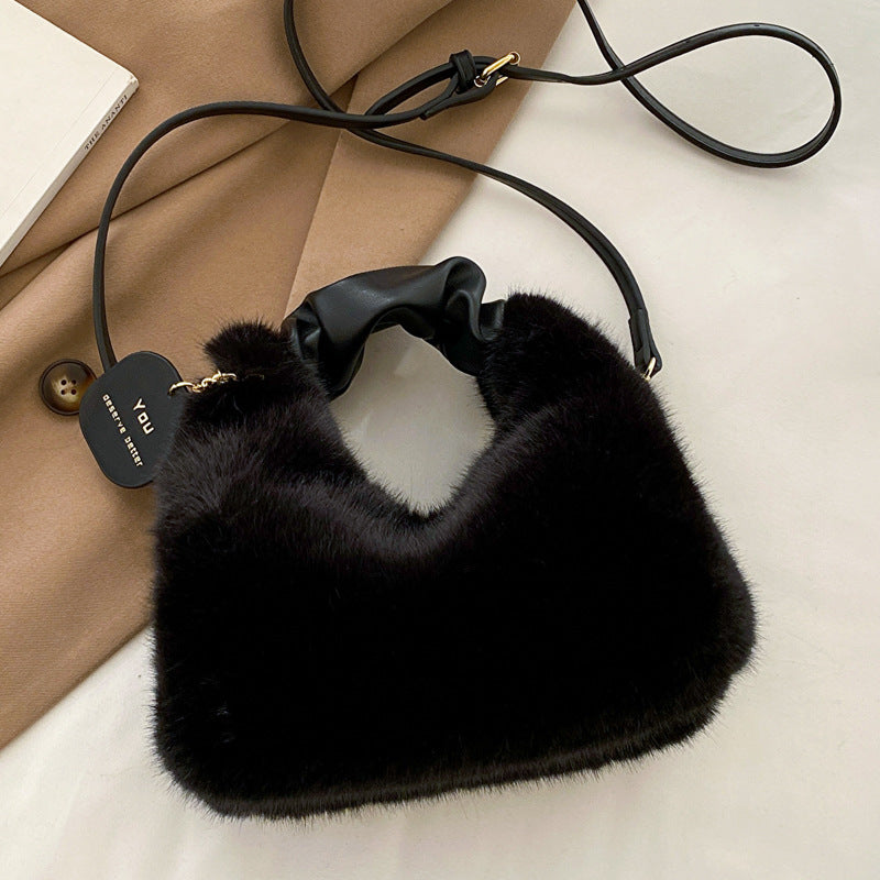 Borsa tote invernale carina in peluche per donne, modello Valstrend Shop, con dettagli morbidi e accattivanti.