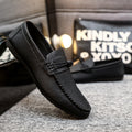 Scarpe casual da uomo in pelle stile coreano con suola morbida, marchio Valstrend, mostra dettaglio della tomaia e della suola.