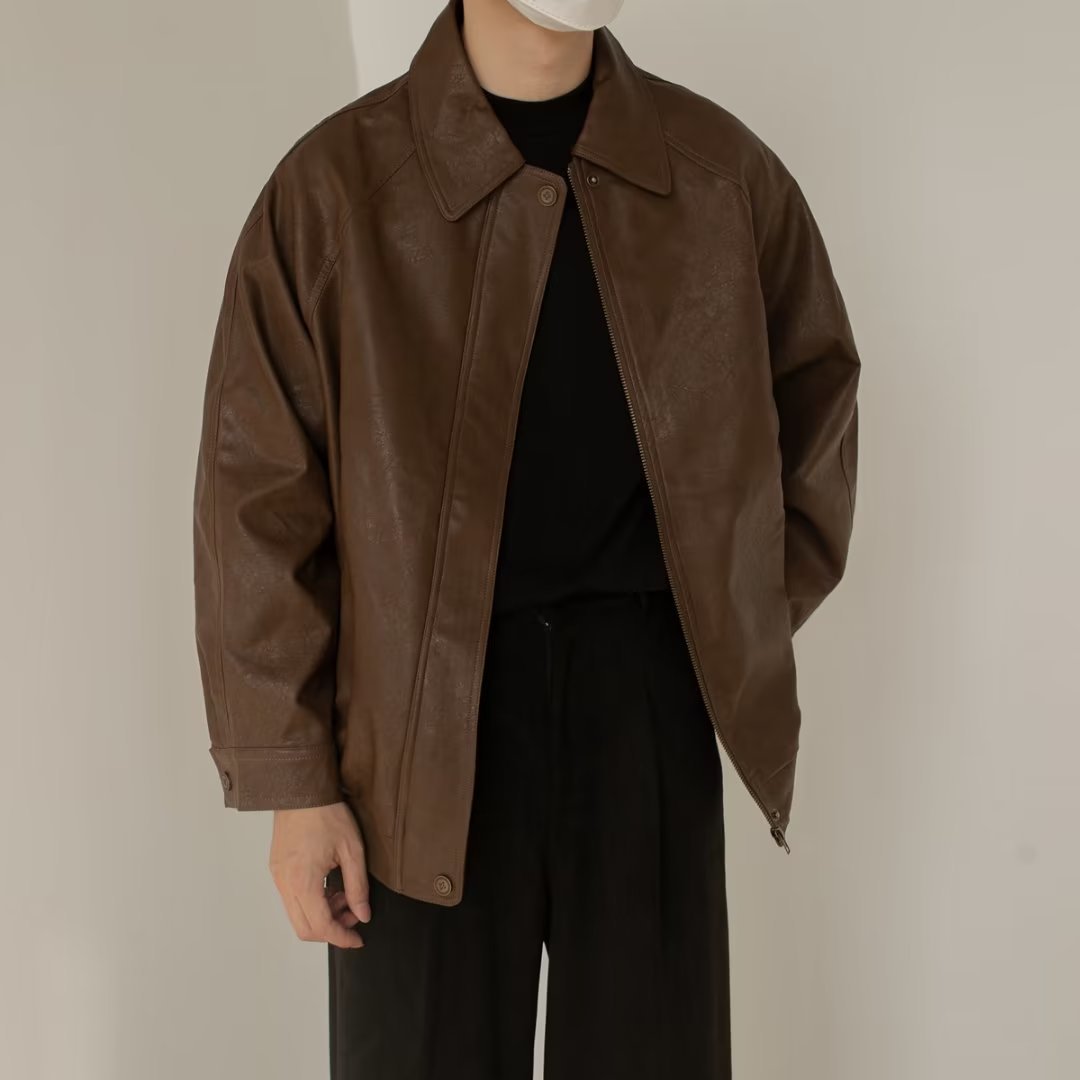 Cappotto da uomo Valstrend personalizzato in stile moda haulage, modello elegante e caldo, vista frontale con dettagli di design.