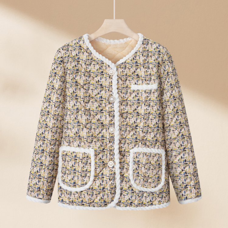 Cappotto in cotone stile classico foderato in pile per autunno e inverno, marca Valstrend, vista frontale.