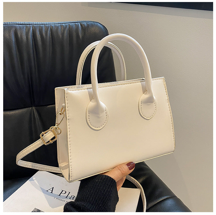 Borsa a tracolla retrò per donna, piccola e portatile, stile quadrato, marca Valstrend, con design vintage e compatto.