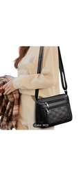 Borsa a tracolla donna Valstrend con più zip, elegante e compatta, ideale per il quotidiano e lo stile casual.