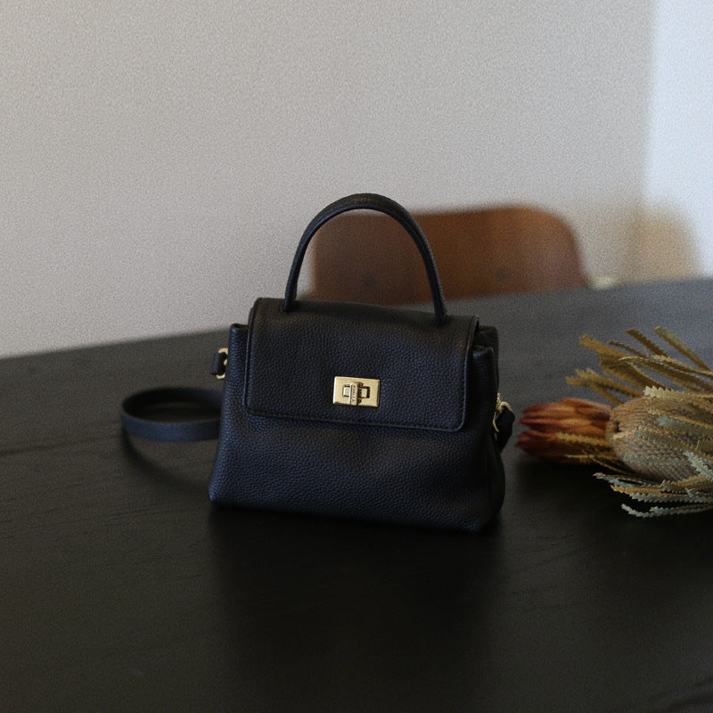 Mini borsa portafoglio in pelle bovina di prima qualità, compatta e elegante, firmata Valstrend Shop.