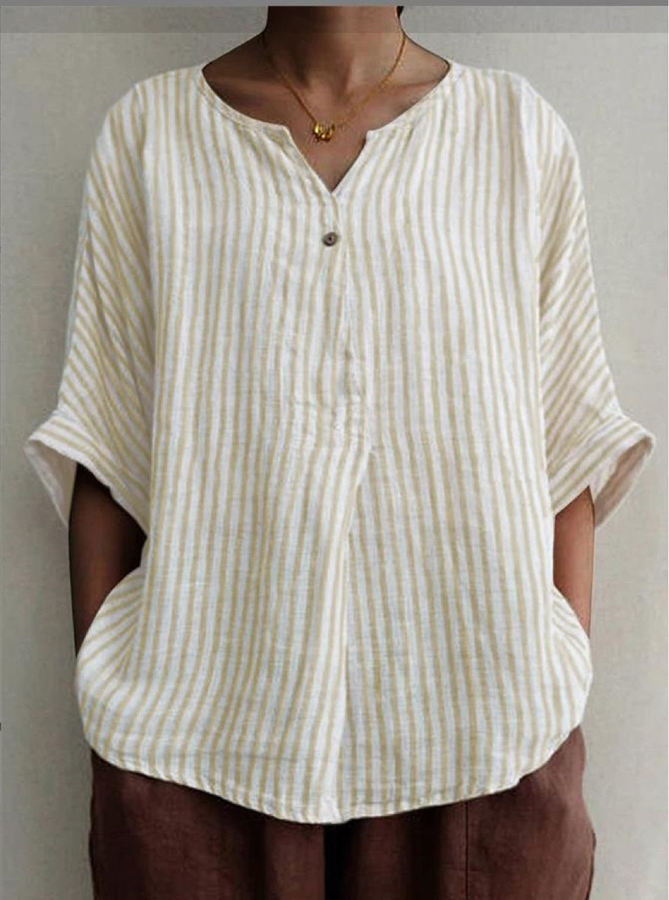 Camicia leggera a righe con scollo a V, maniche corte in cotone e lino, marca Valstrend, vestibilità ampia e casuale.