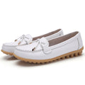 Scarpe donna valstrend gommino casual flat in pelle bovina a due strati, comode e eleganti, vista dall'alto.