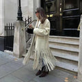 Cappotto trench di mezza lunghezza per donna Valstrend, con cintura e tasche, in tessuto beige elegante e classico.