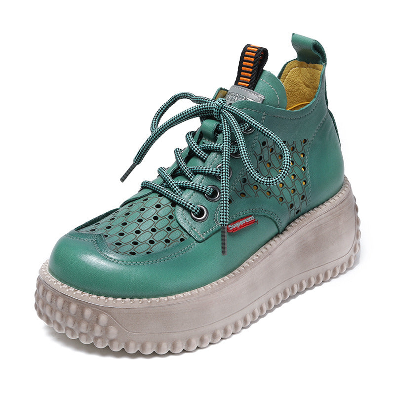 Sandali con zeppa Valstrend, stringati, in pelle vera, con punta rotonda, ideali per look casual e femminili.