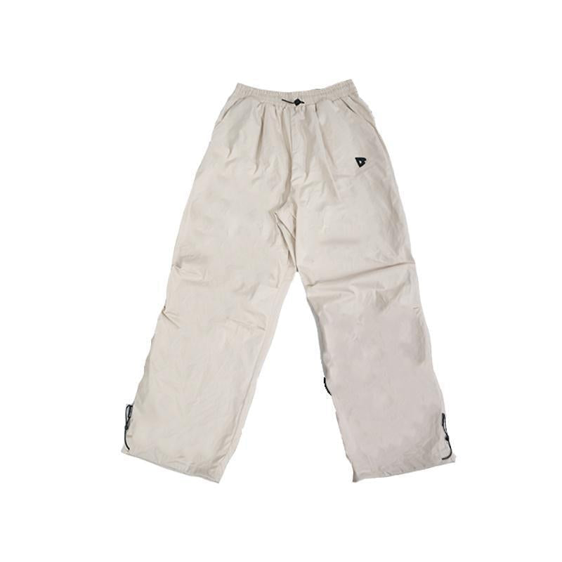 Pantaloni casual a vita alta Valstrend, modello loose, stile trendy e comodo, in tessuto leggero e morbido.