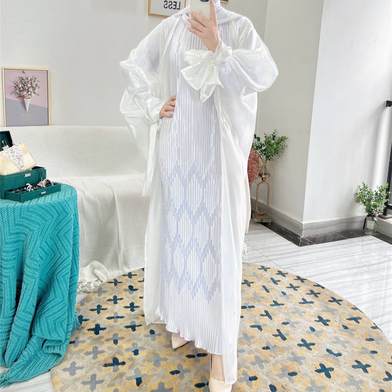 Abito femminile casual a pieghe Valstrend, vestibilità comoda, tessuto leggero e stile elegante per occasioni informali