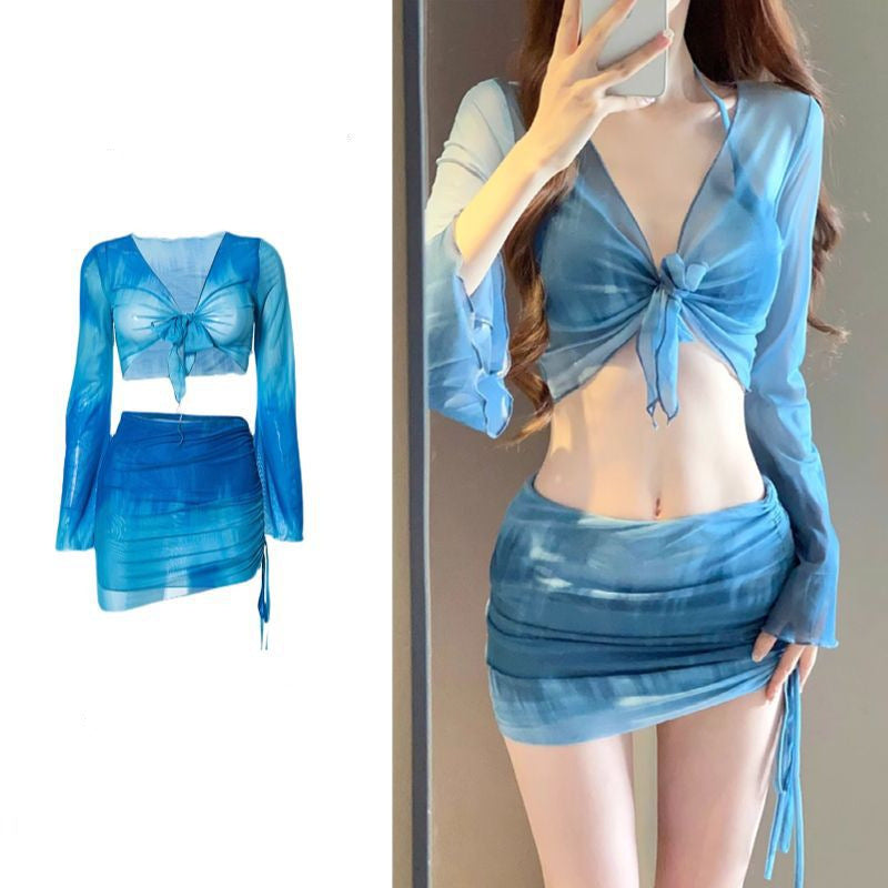 Costume da bagno bikini da donna Valstrend, set da quattro pezzi con top, slip, pareo e borsa per vacanza al mare.