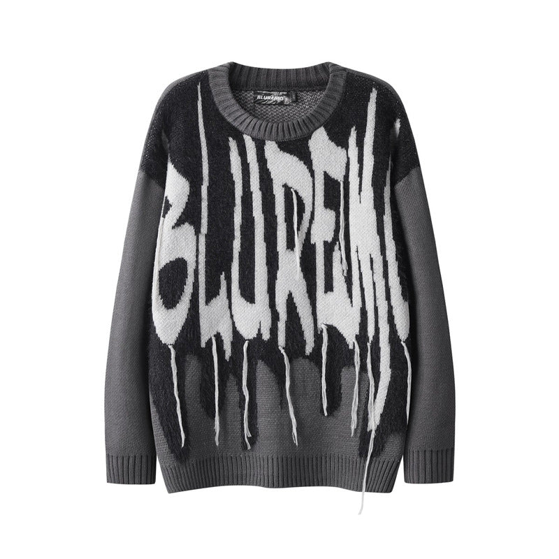 Maglione oversize stile Idle di Valstrend, morbido e comodo, indossato da uomo e donna, tessuto a maglia rilassata e versatile.