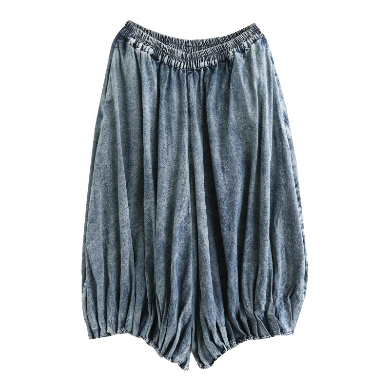 Jeans donna a gamba larga, cropped, ampi e morbidi, marca Valstrend, visibili sui pantaloni in denim chiari e casual.