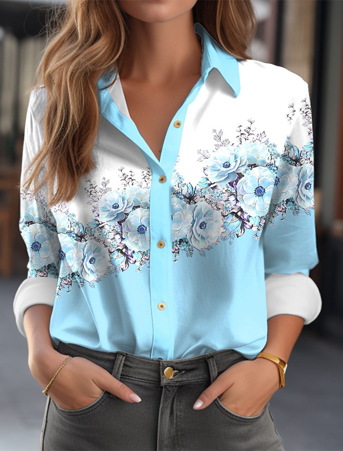 Camicia donna a maniche lunghe Valstrend con stampa colorata, colletto a punta e chiusura con bottoni, stile casual elegante.