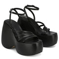 Sandali donna Valstrend con zeppa comoda da esterno, piattaforma elegante e confortevole per passeggiate e occasioni informali.