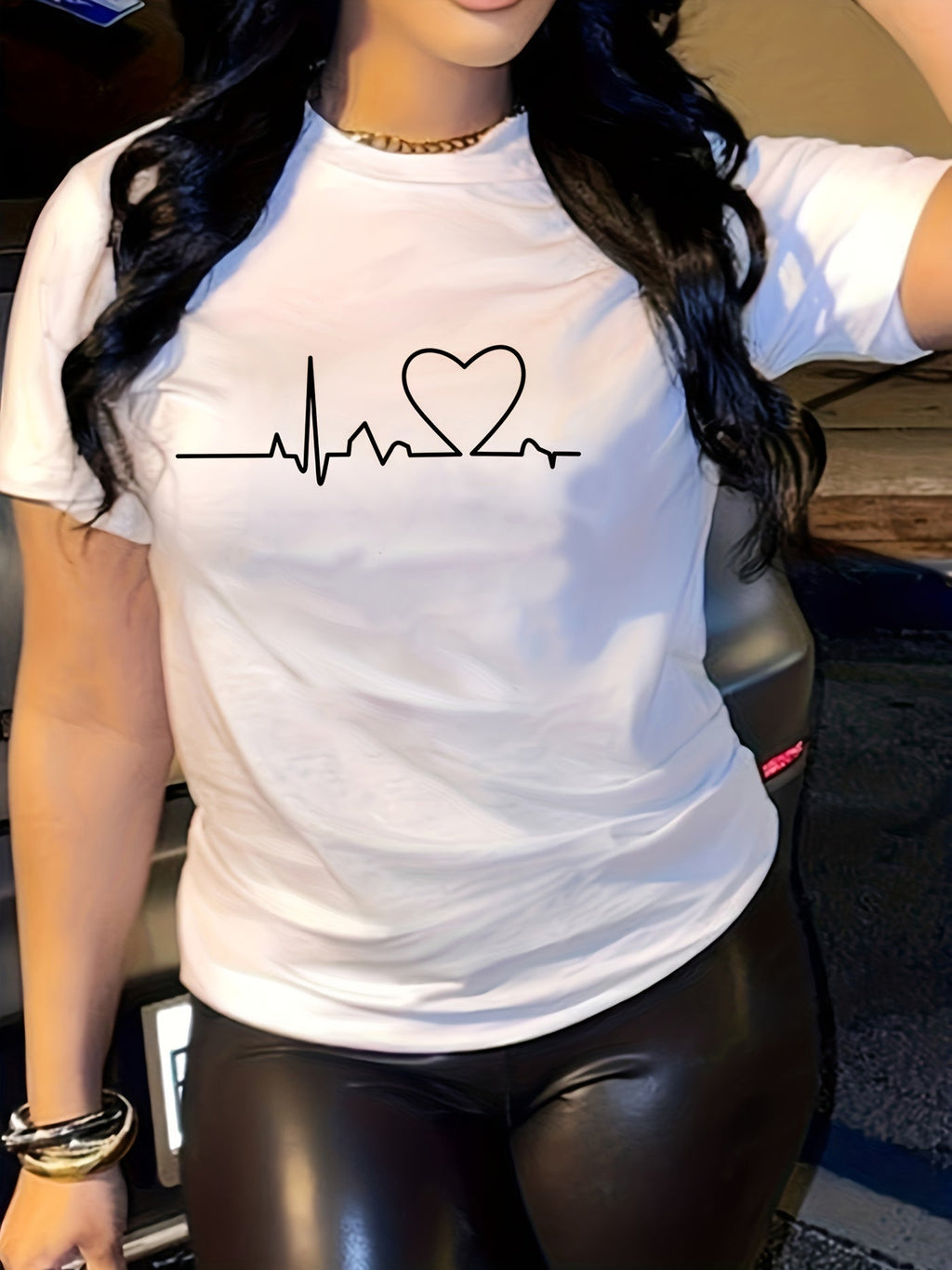T-shirt donna Valstrend con stampa a cuore, maniche corte, scollo rotondo, top casual per estate e primavera.