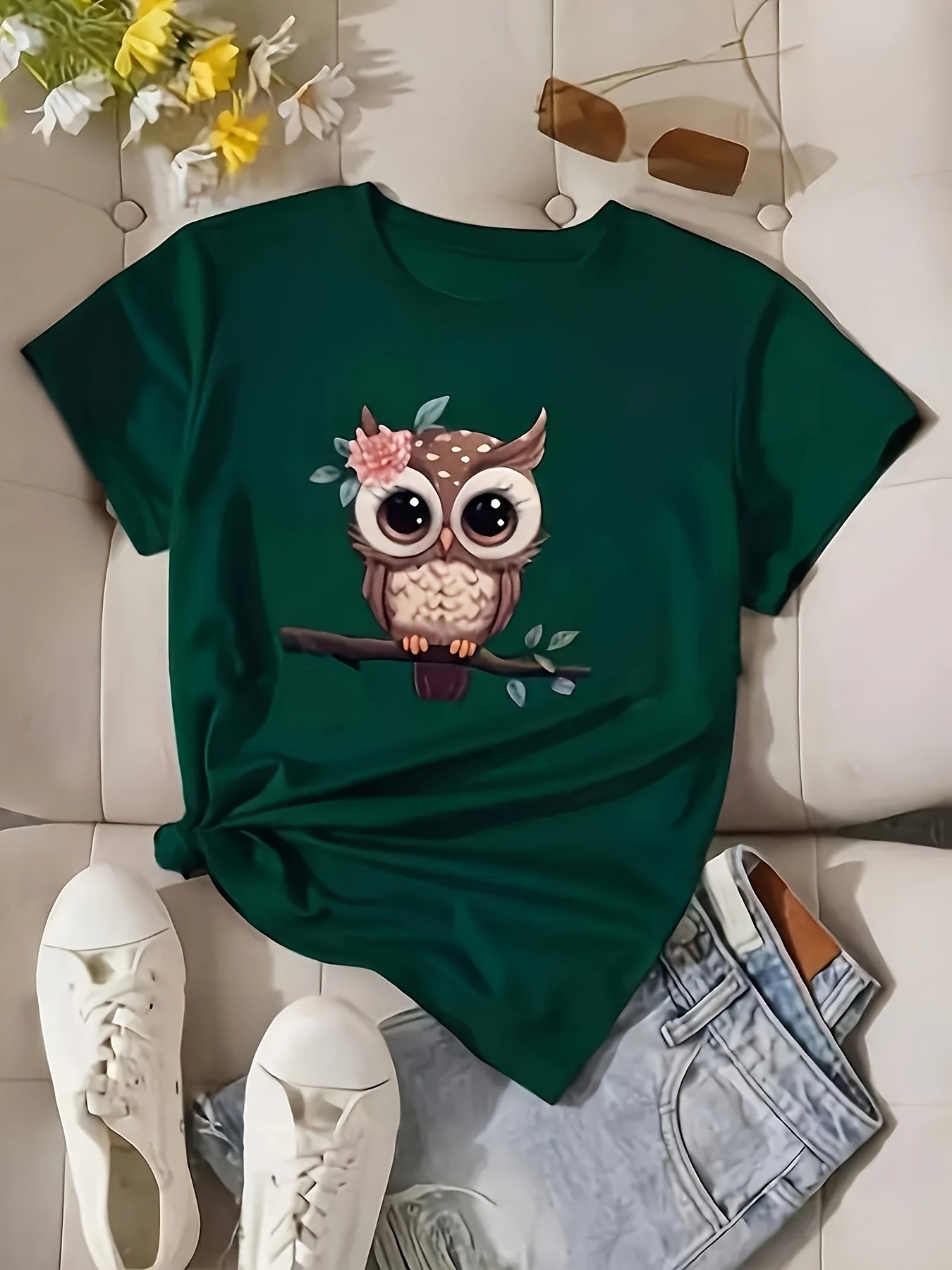 T-shirt donna con stampa di gufo in stile cartone, manica corta e collo rotondo, ideale per primavera ed estate.
