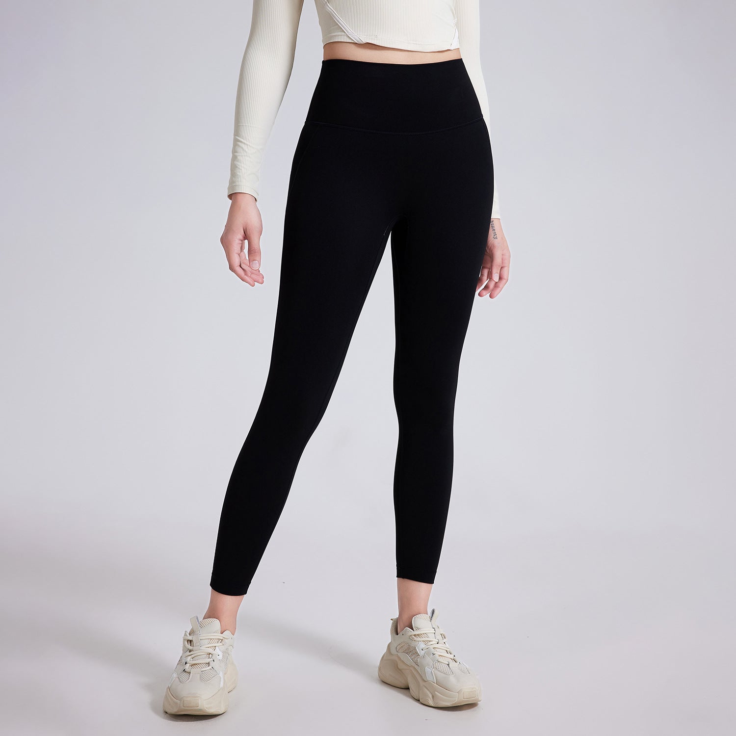 Pantaloni yoga senza cuciture Valstrend, slip senza cuciture nude per un comfort naturale, indossati in stile europeo e americano