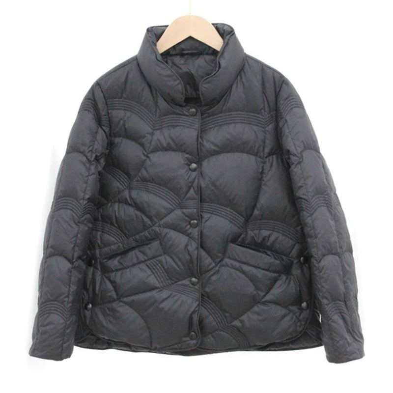 Giaccone leggero imbottito donna Valstrend, giacca oversize con collo a revers, tessuto caldo e confortevole.