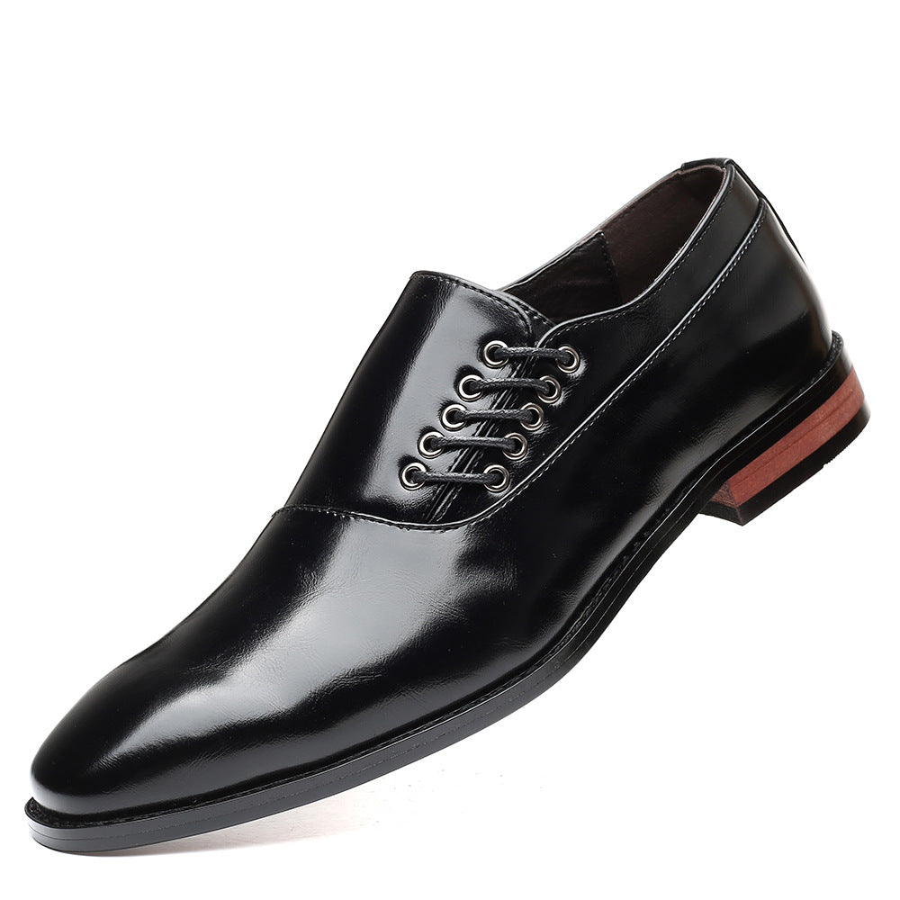 Scarpe formali da uomo plus size Valstrend, stile elegante e professionale, in pelle nera con dettagli classici.
